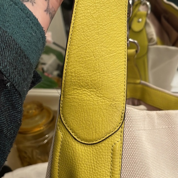COACH - Avery Hobo in canvas and chartreuse -F28911- EUC❤️ - Picture 7 of 11